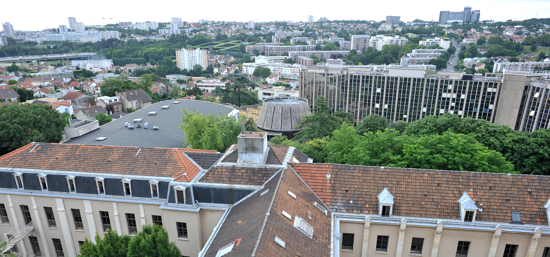 Reportage sur les endroits insolites et méconnus des sites de la Caisse des Dépôts. Arcueil, juillet 2012