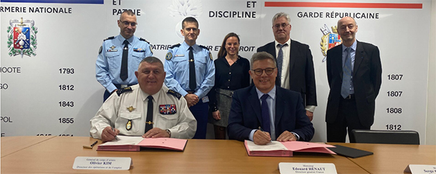 Signature de la convention entre Transdev et la DGGN