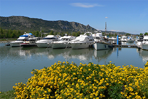 Vue du port de plaisance de l’Épervière à Valence 