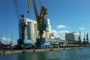Quai des céréales sur le port de Casablanca 