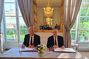 Signature de la convention entre la Caisse des Dépôts et l’Onaf 