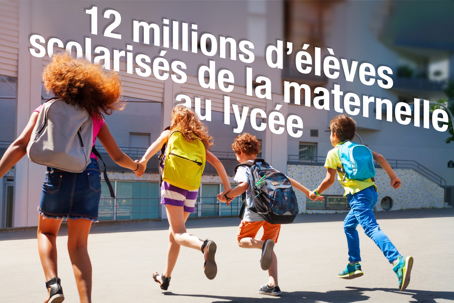 enfants se tenant par la main dans une cour d'école et texte 12 millions d'élèves scolarisés en France de la maternelle au lycée