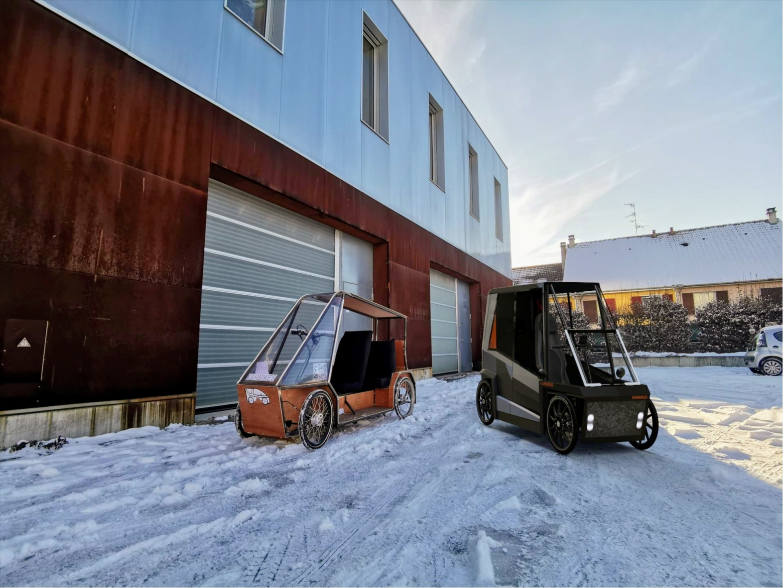 Le Karbike, un exemple de véhicule pesant 80 kg permettant de transporter deux personnes quelle que soit la météo