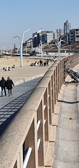 Plage  de La Haye avec plusieurs lignes de défense