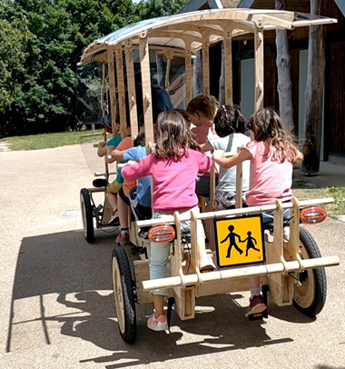 Woodybus - bus scolaire à pédales