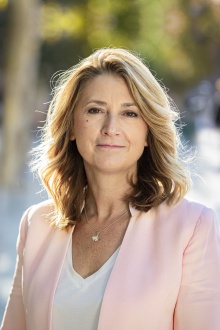Portrait d'Anne Laurence Petel membre de la Commission de surveillance de la Caisse des Dépôts, Députée de la 14e circonscription des Bouches-du-Rhône