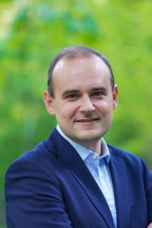 Portrait d'Alexandre Holroyd, Président de la Commission de surveillance, Député de la 3e circonscription des Français établis hors de France