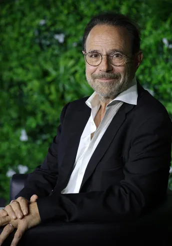 portrait de l'écrivain Marc Lévy