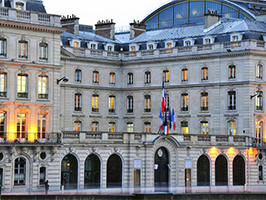 Le siège de la Caisse des Dépôts à Paris 