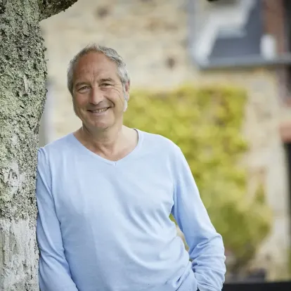 portrait de Stéphane Marie l'animateur de Silence ça pousse sur France 5